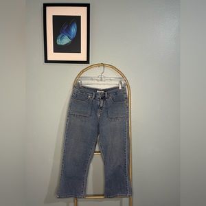 Stylish capri Levi pants 👖